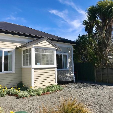 Albemarle Villa - Christchurch Holiday Homes ภายนอก รูปภาพ