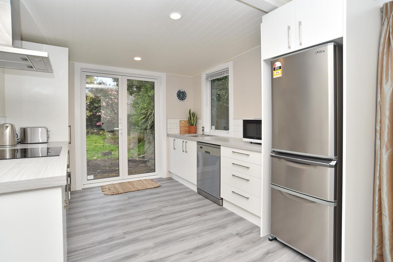 Albemarle Villa - Christchurch Holiday Homes ภายนอก รูปภาพ